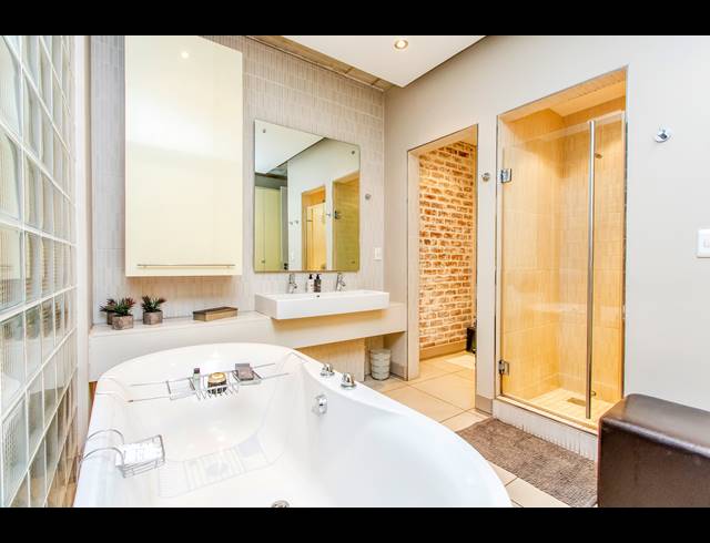 2 BEDROOM APARTMENT TO LET IN MELROSE ARCH